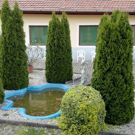 Kiraly Panzio Es Etterem Vendégház